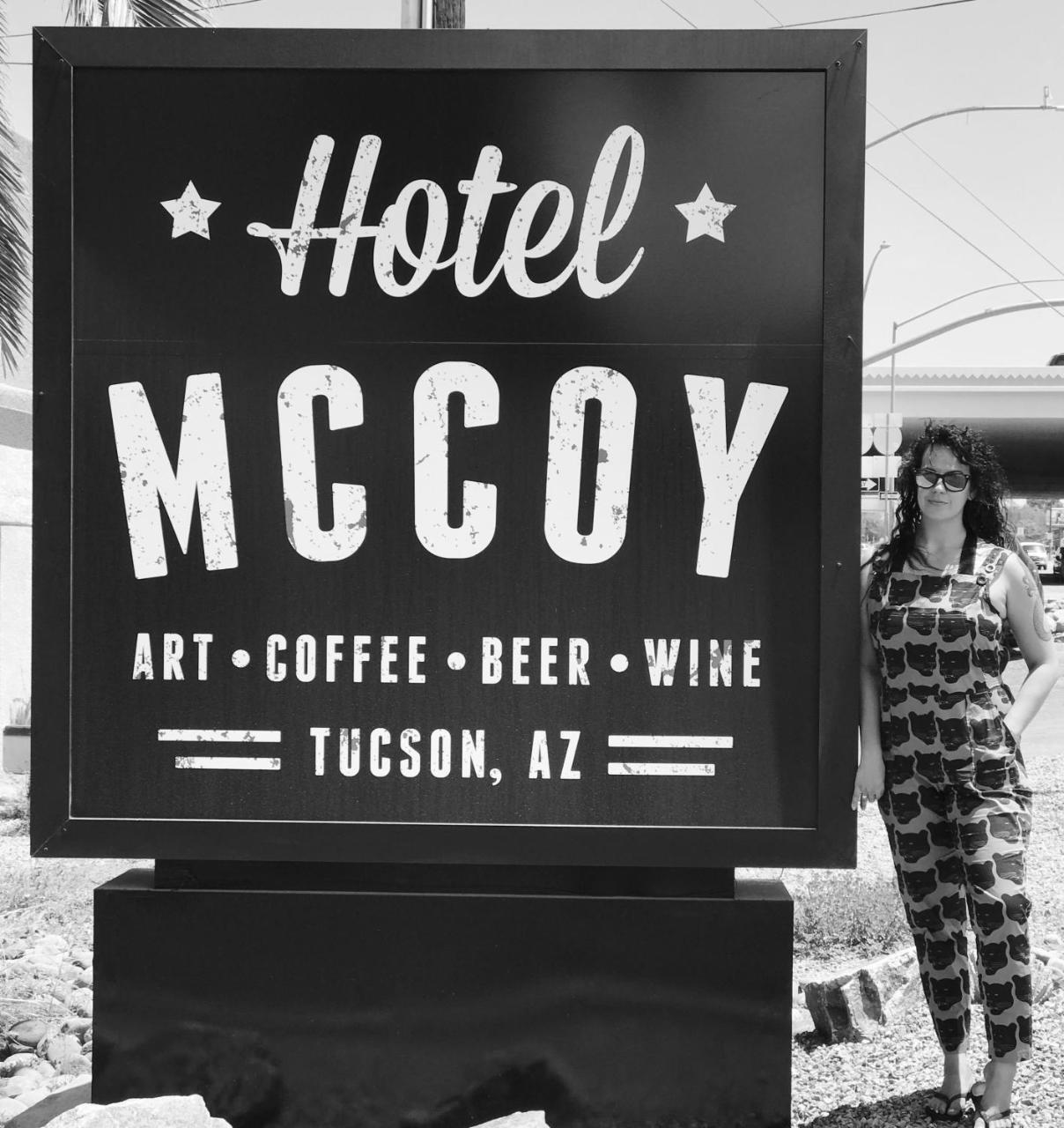 Hotel Mccoy - Art, Coffee, Beer, Wine ทูซอน ภายนอก รูปภาพ